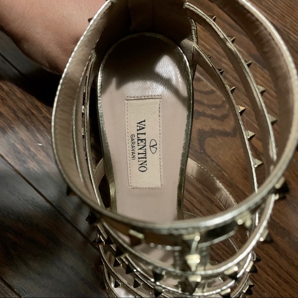 Valentino Garavani Gold Lovestud Sandals - Picture 11 of 12